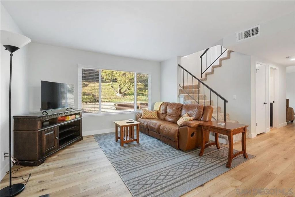 Photo of 826 Terrace Ave, Escondido, CA 92026 (MLS # 250044325)