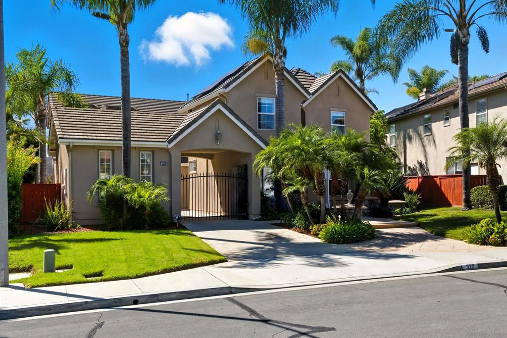 Photo of 320 Crownview Ct, San Marcos, CA 92069 (MLS # 250039373)