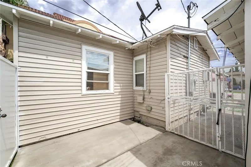 15943 Vermont