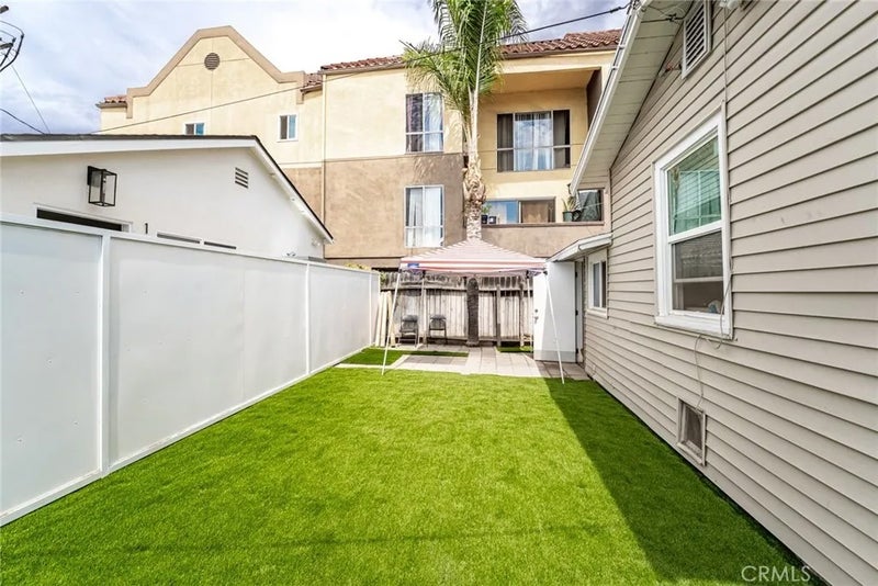 15943 Vermont