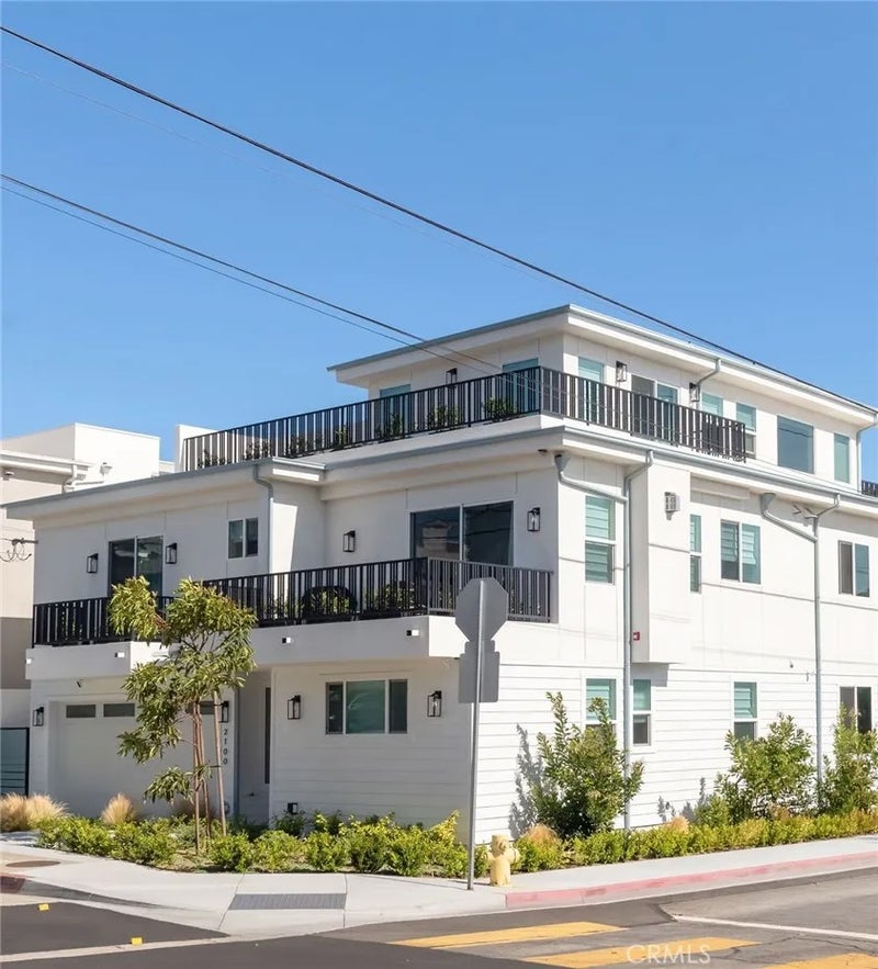 2100 Carnegie Lane
