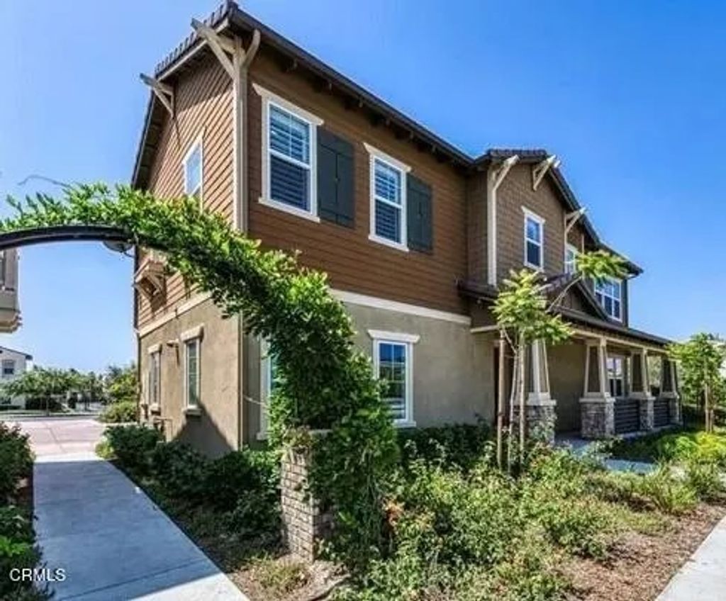 Photo of 192 Townsite Promenade, Camarillo, CA 93010 (MLS # V1-34535)