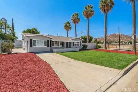 Tiny photo for 6088 Vista De Oro, Jurupa Valley, CA 92509 (MLS # CV25230891)