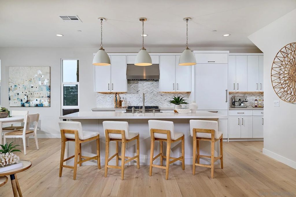 Photo of 571 N Vulcan Ave, Encinitas, CA 92024 (MLS # 250033158)