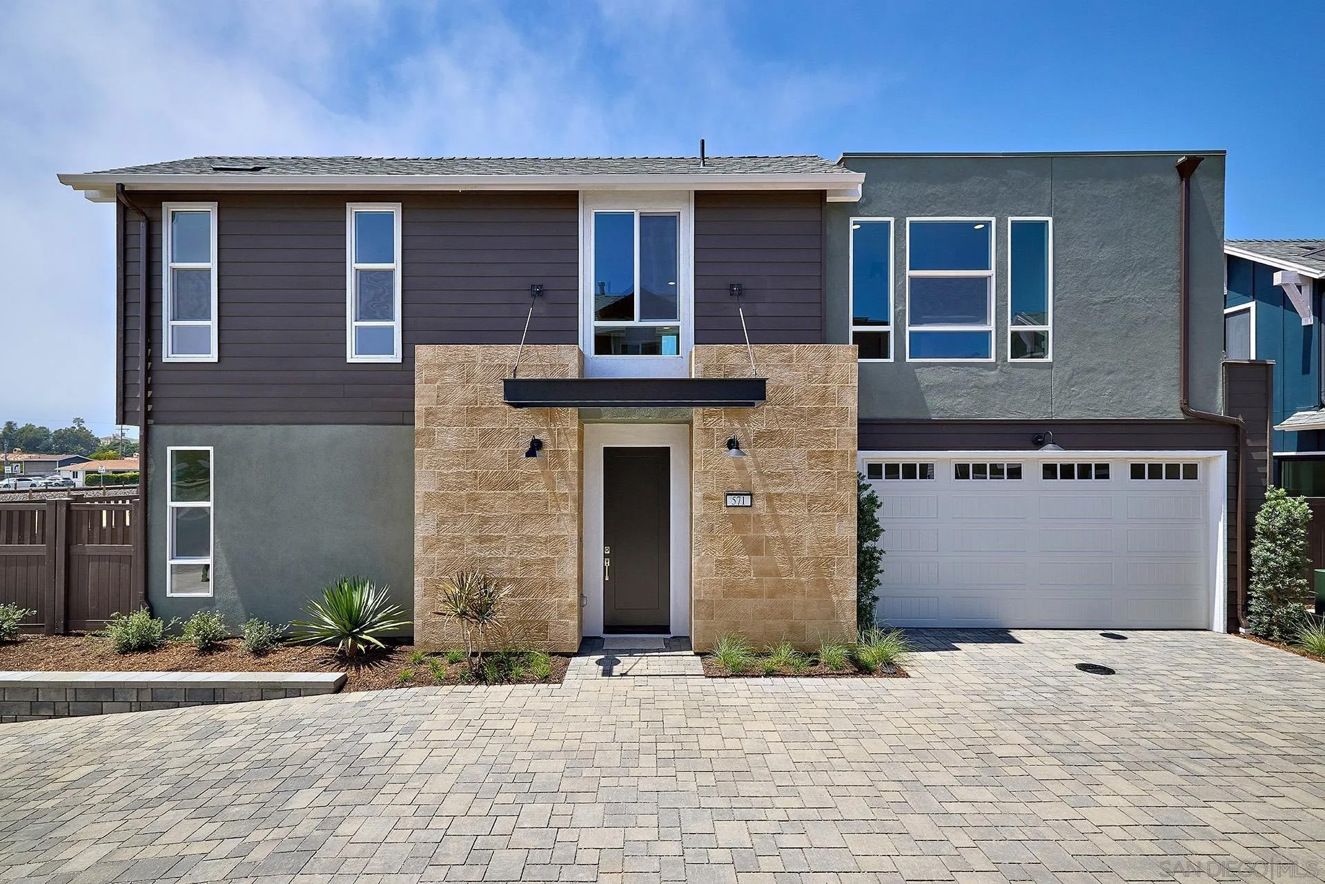 571 N Vulcan Ave
