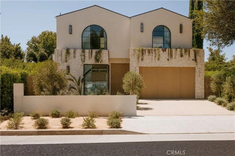 Photo of 5005 Rubio Avenue, Encino, CA 91436 (MLS # SR26151811)
