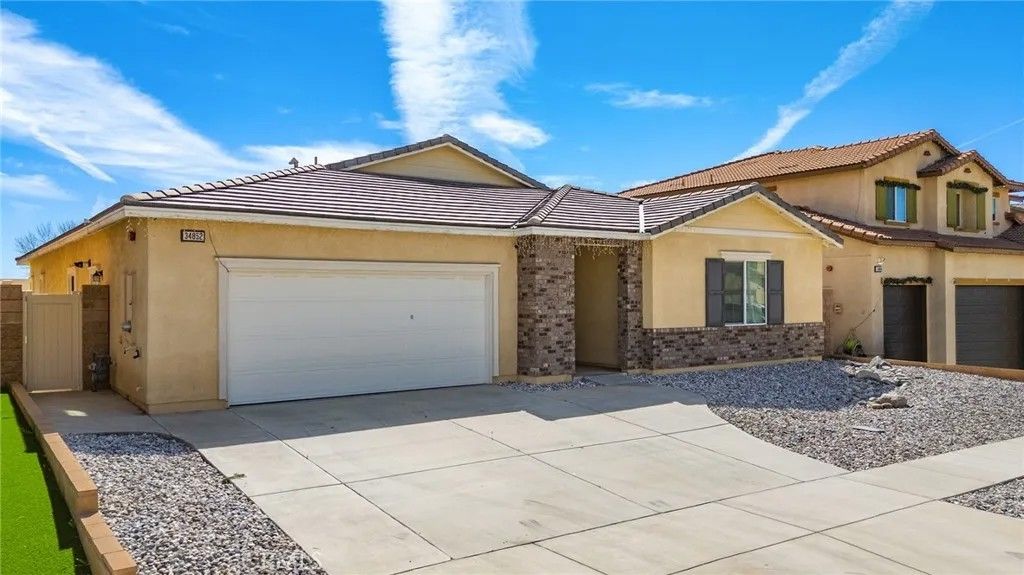 Photo of 34852 Silversprings Pl, Murrieta, CA 92563 (MLS # IV26062886)