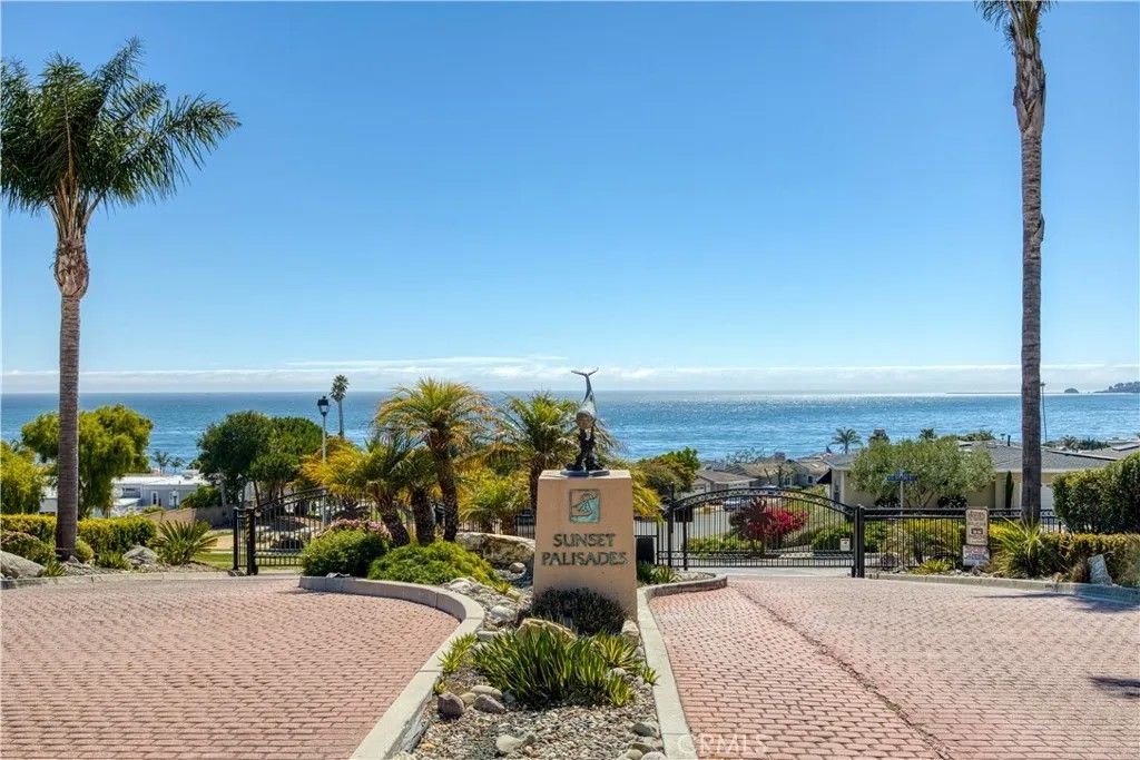 Photo of 380 Encanto Ave, Pismo Beach, CA 93449 (MLS # SC26009176)