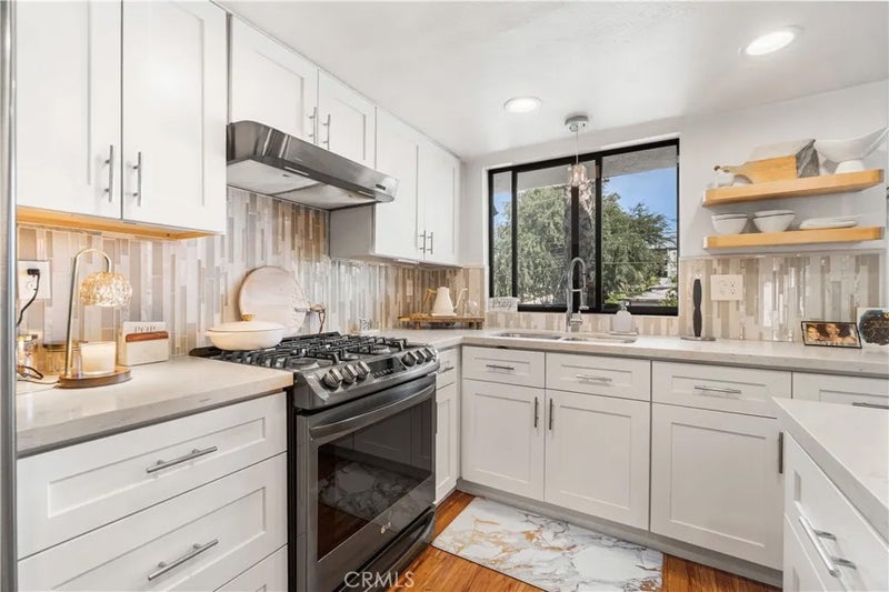 620 W Hyde Park 129