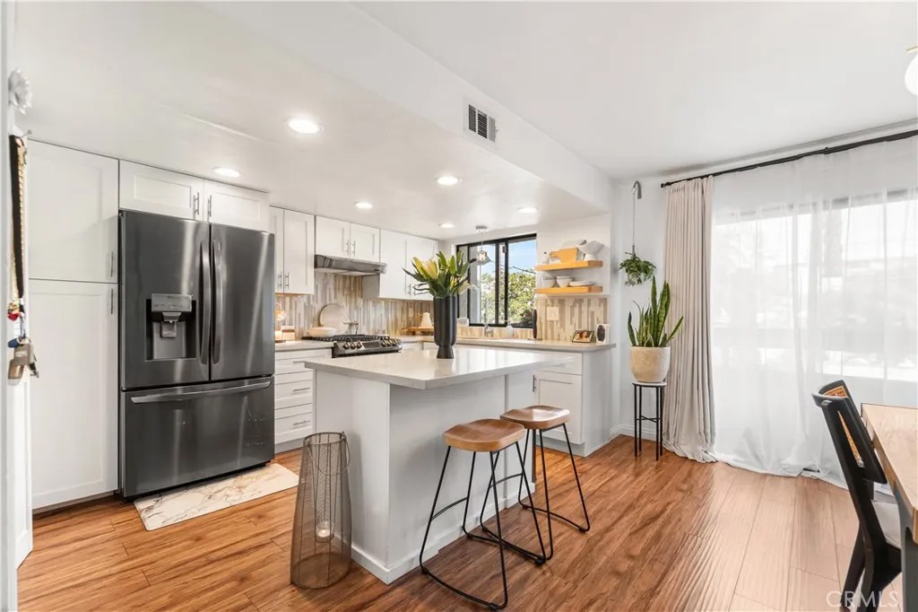 620 W Hyde Park 129