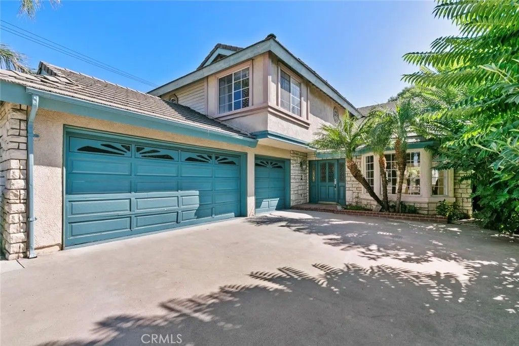 Photo of 1830 S Mayflower Ave, Monrovia, CA 91016 (MLS # SR25259037)