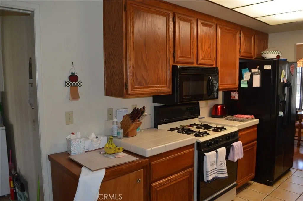 2935 W Fruitvale