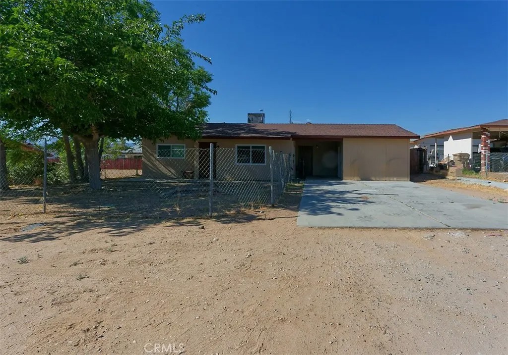 15935 Live Oak