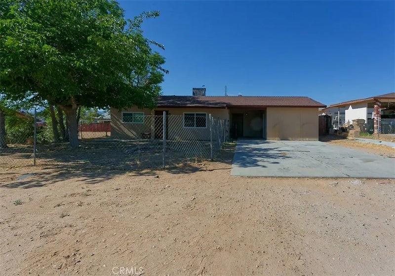 15935 Live Oak