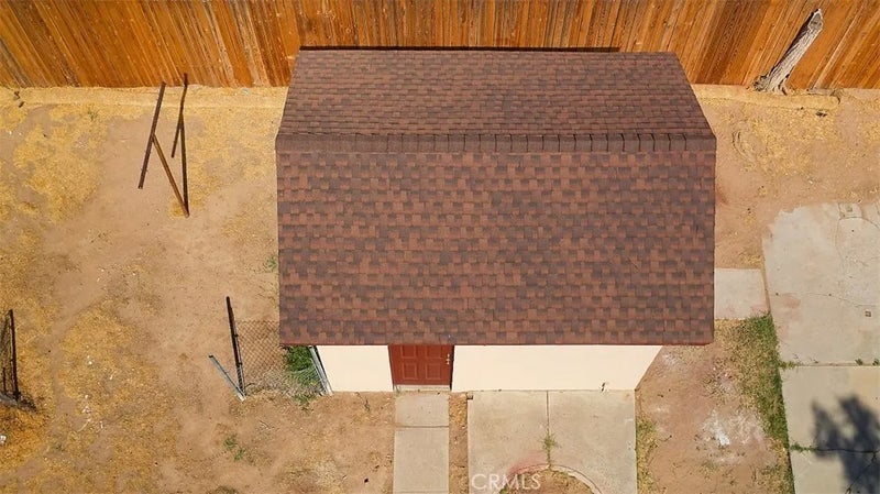15935 Live Oak