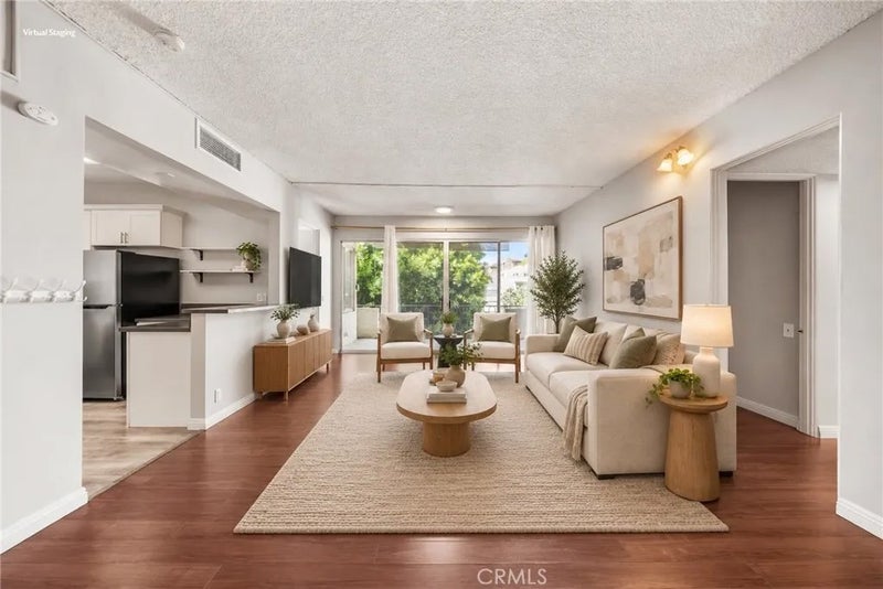 985 E California 306