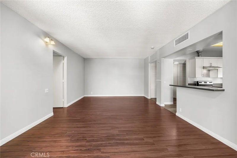 985 E California 306