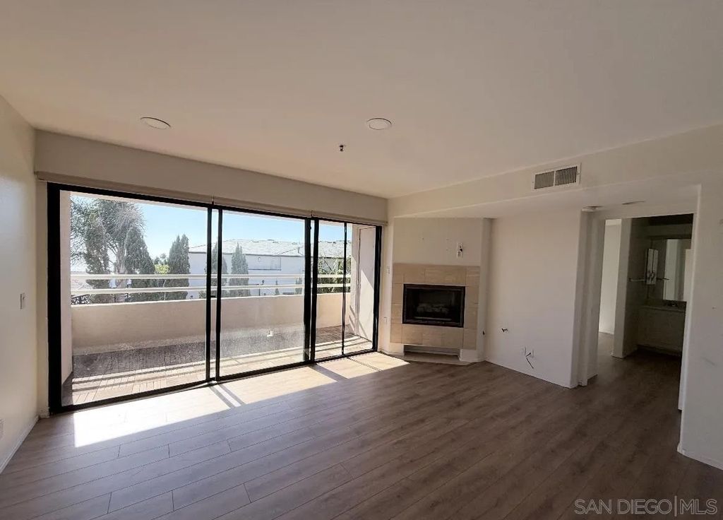 Photo of 5726 La Jolla Blvd #207, La Jolla, CA 92037 (MLS # 260006040)