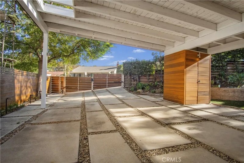 2218 Silver Ridge