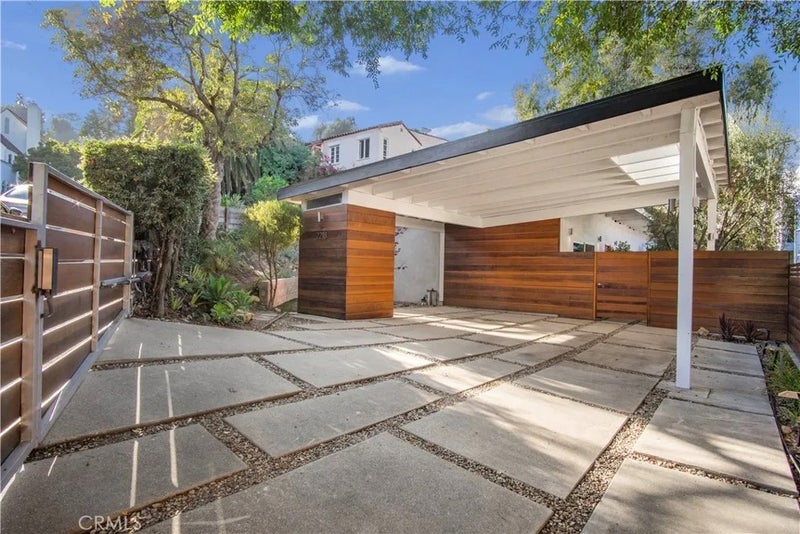 2218 Silver Ridge