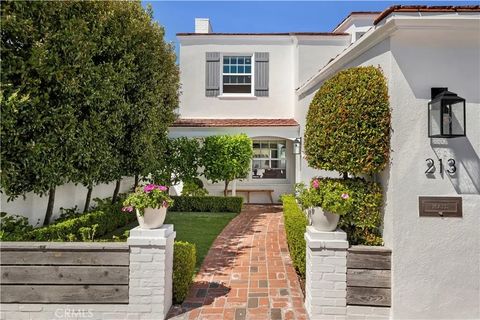 Photo of 213 Via Mentone, Newport Beach, CA 92663 (MLS # NP26060390)
