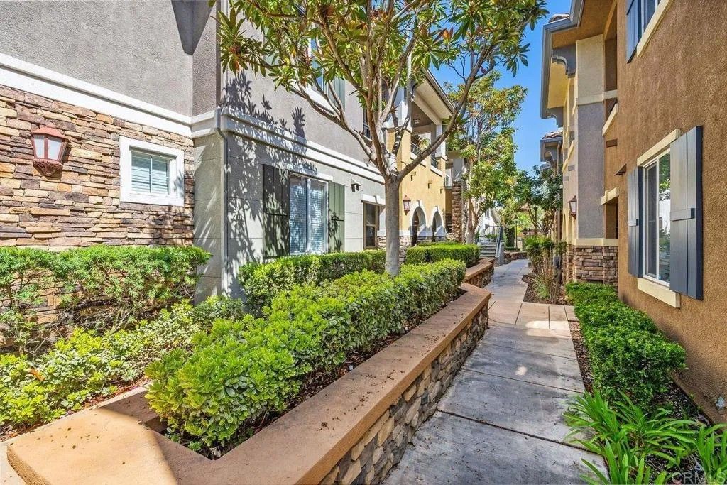 Photo of 156 Via Montisi, Santee, CA 92071 (MLS # PTP2602963)