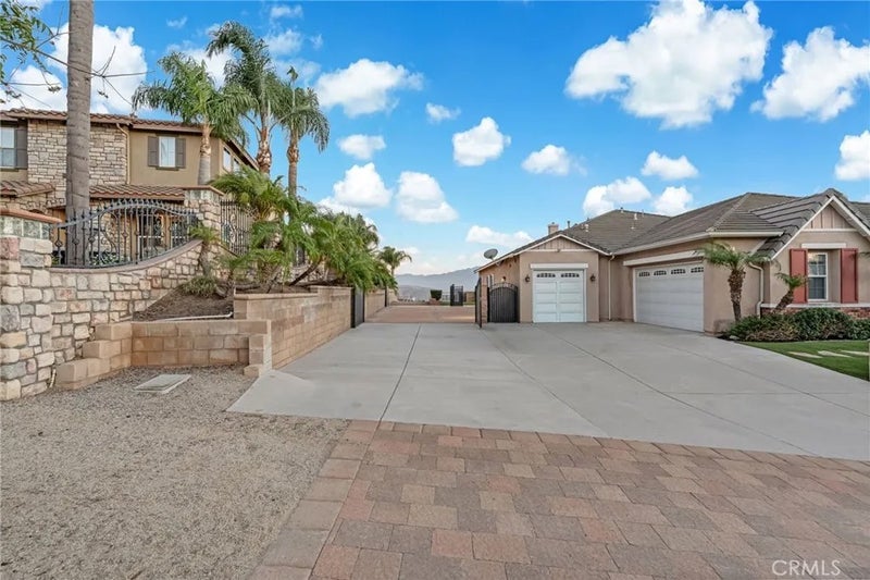 1426 Valley Drive