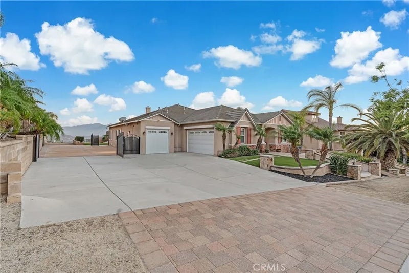 1426 Valley Drive