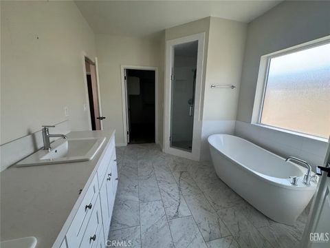 Tiny photo for 308 Acacia, Bakersfield, CA 93305 (MLS # SR25248328)