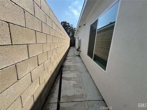 Tiny photo for 308 Acacia, Bakersfield, CA 93305 (MLS # SR25248328)