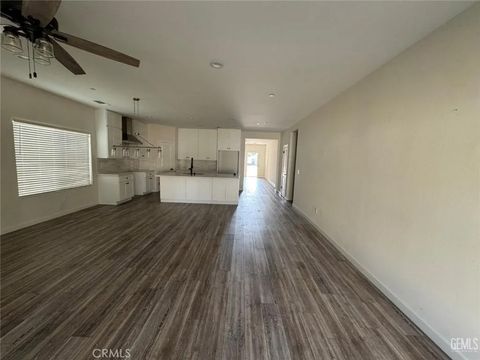 Tiny photo for 308 Acacia, Bakersfield, CA 93305 (MLS # SR25248328)
