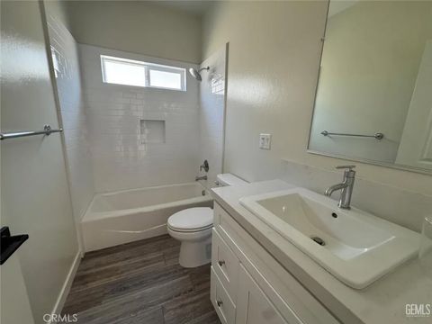 Tiny photo for 308 Acacia, Bakersfield, CA 93305 (MLS # SR25248328)
