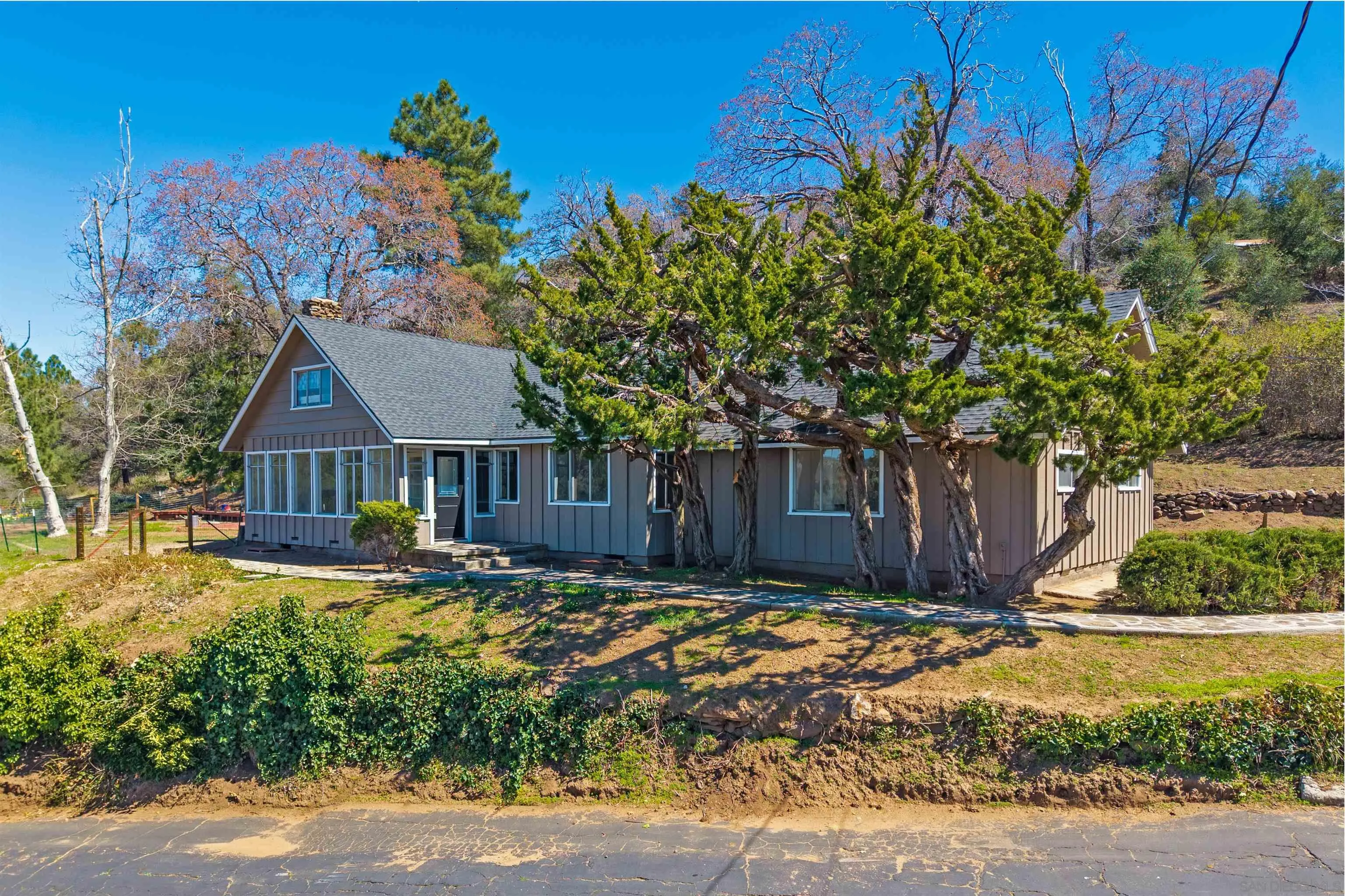 3869 Pine Hills Rd