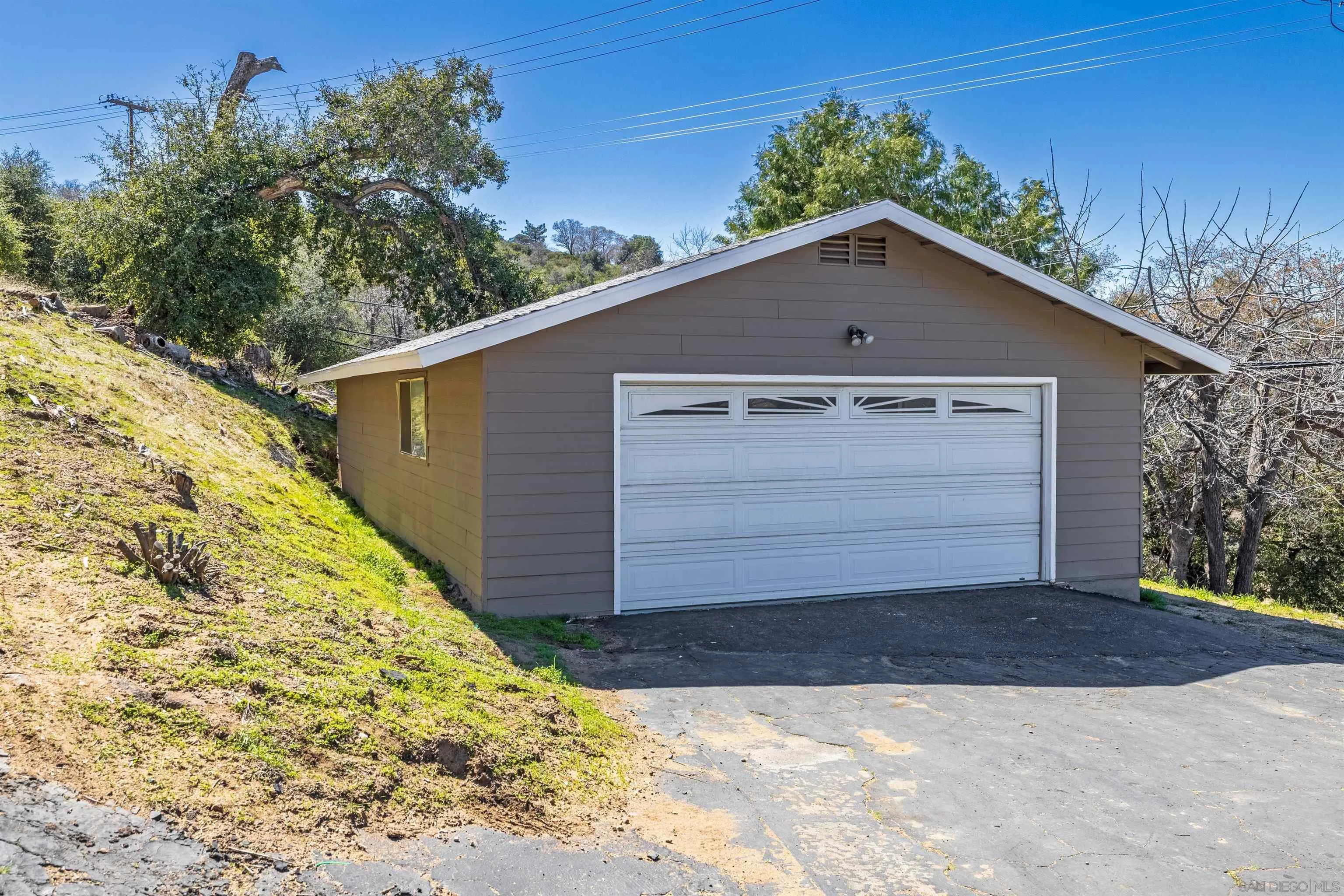 3869 Pine Hills Rd