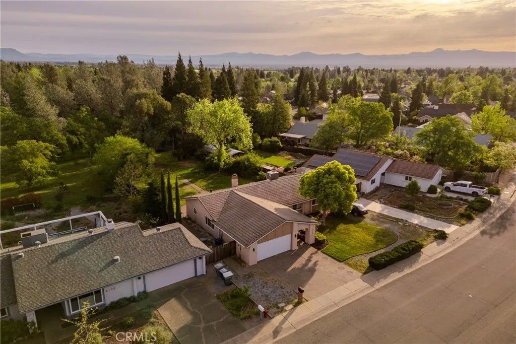 Photo of 4118 Villa Drive, Redding, CA 96001 (MLS # SW26092159)