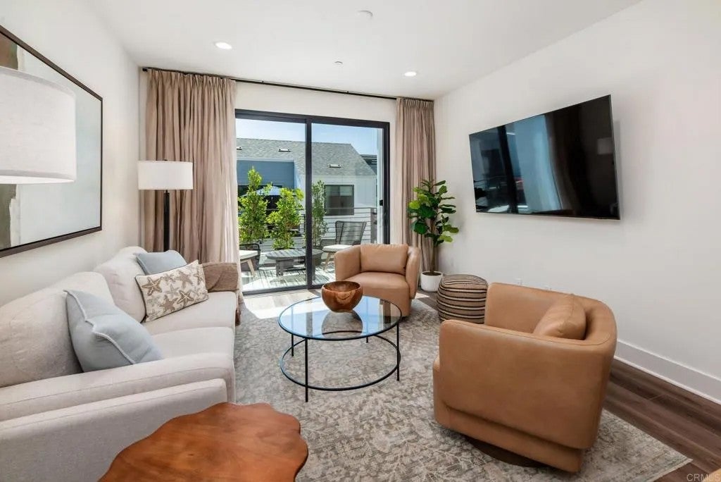 1105 Catania Court 203