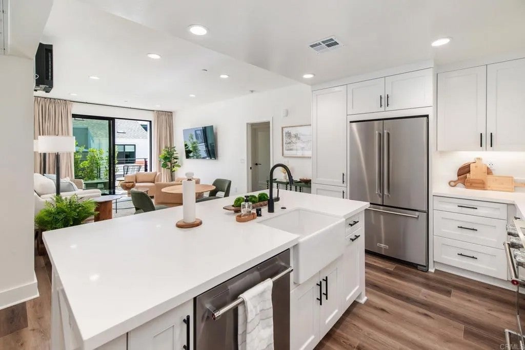 1105 Catania Court 203