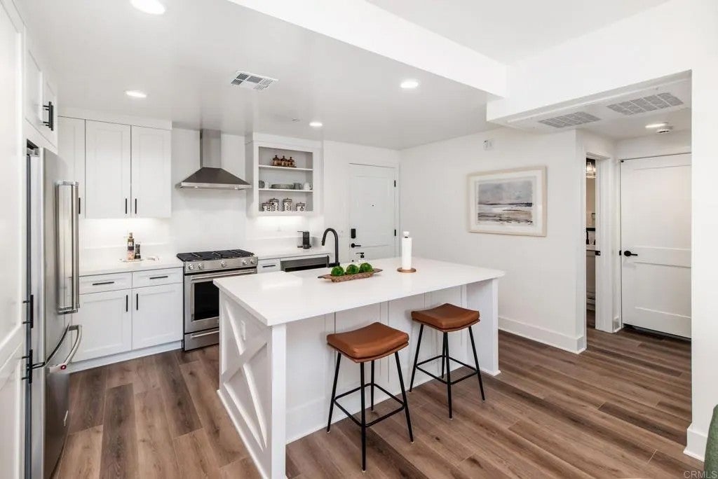 1105 Catania Court 203