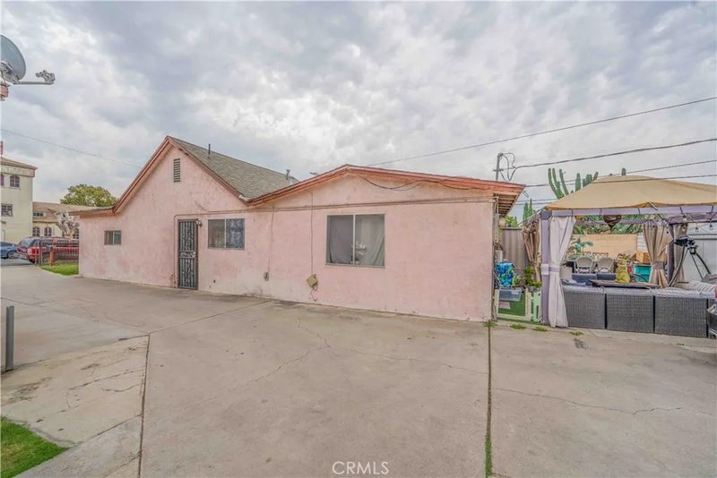6631 El Selinda Avenue