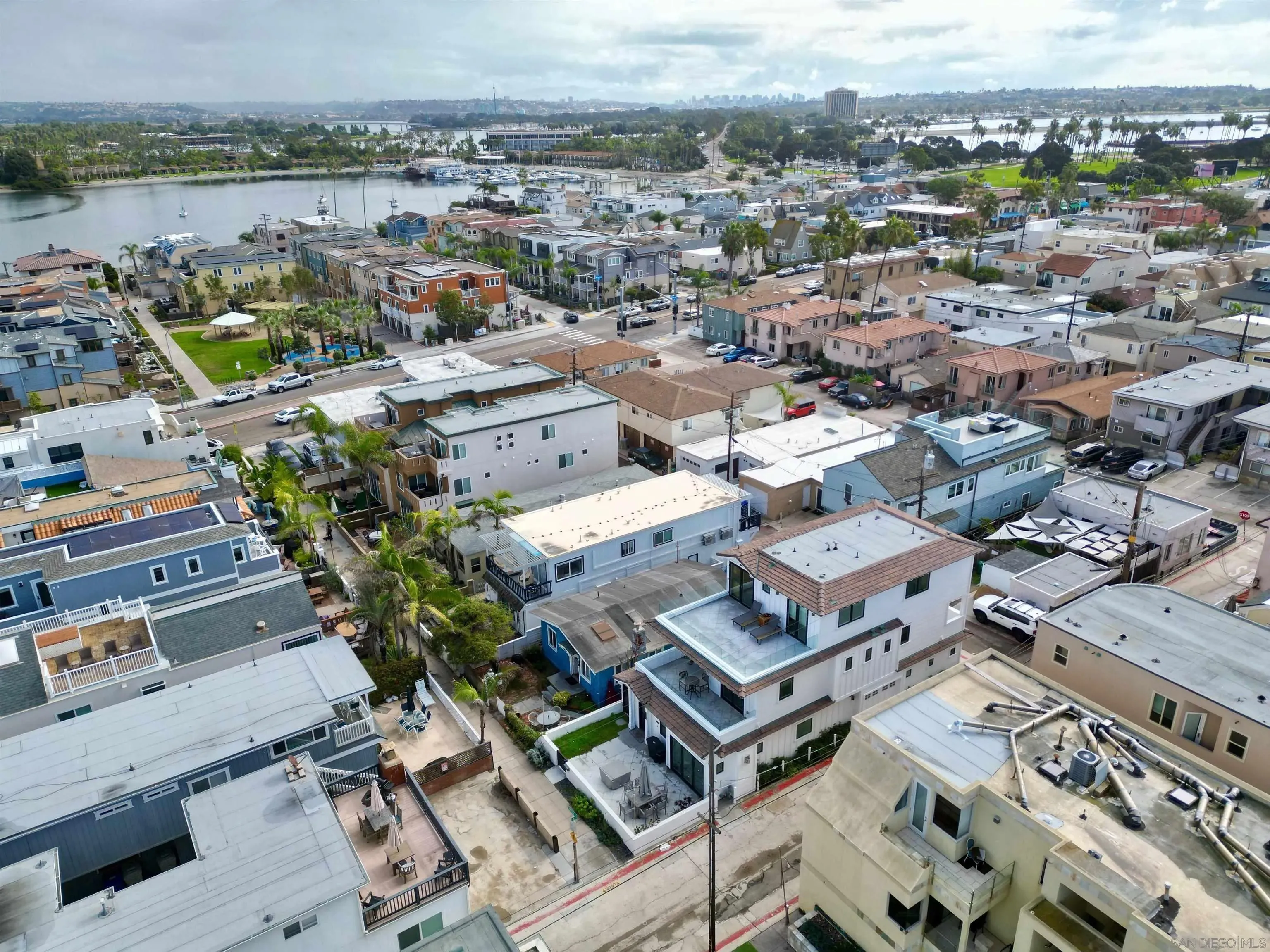 San Diego, California 92109, United States, 2 Bedrooms Bedrooms, ,1 BathroomBathrooms,Residential,Active,232615