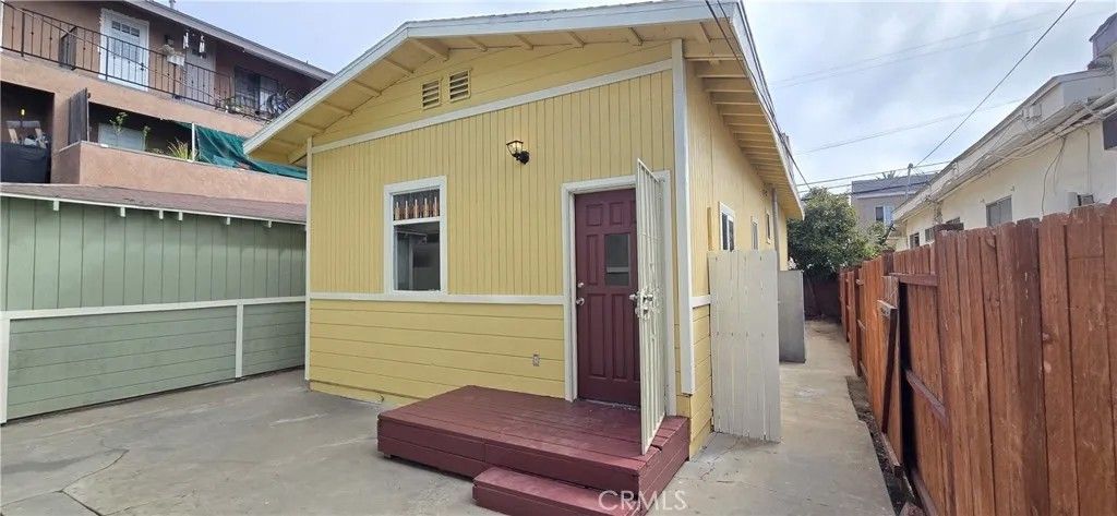 Photo of 1060 Cherry Ave, Long Beach, CA 90813 (MLS # PW26066695)