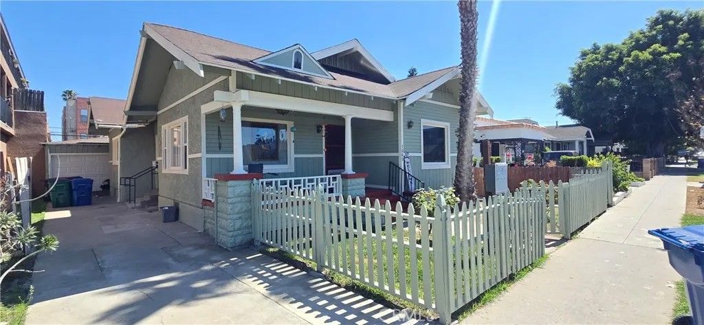 Photo of 1060 Cherry Ave, Long Beach, CA 90813 (MLS # PW26066695)