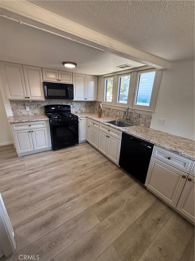 5908 Grand
