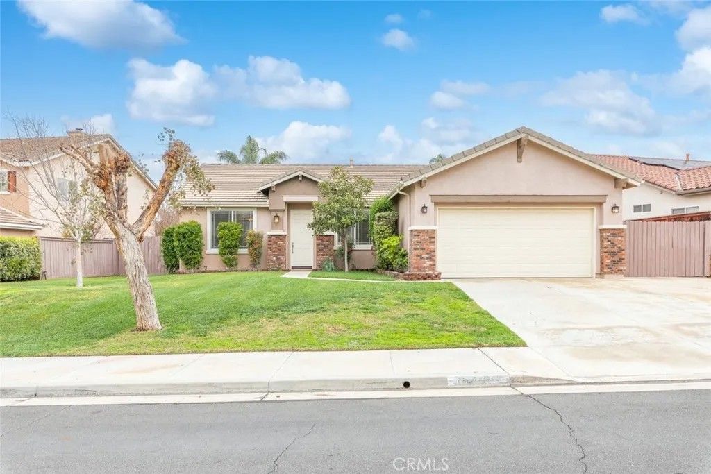 Photo of 40336 Torrey Pines, Murrieta, CA 92563 (MLS # SW26042436)