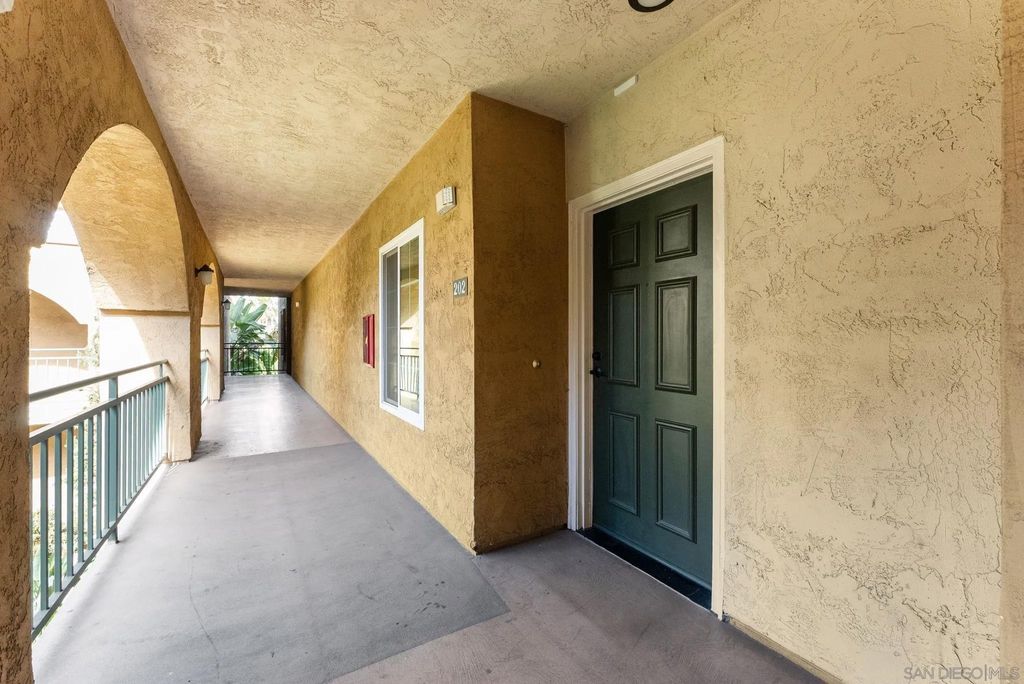 Photo of 2250 Camino de la Reina #202, San Diego, CA 92108 (MLS # 260010477)