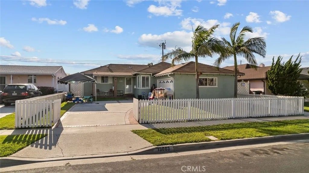 Photo of 13003 Arcturus Avenue, Gardena, CA 90249 (MLS # SR26071860)