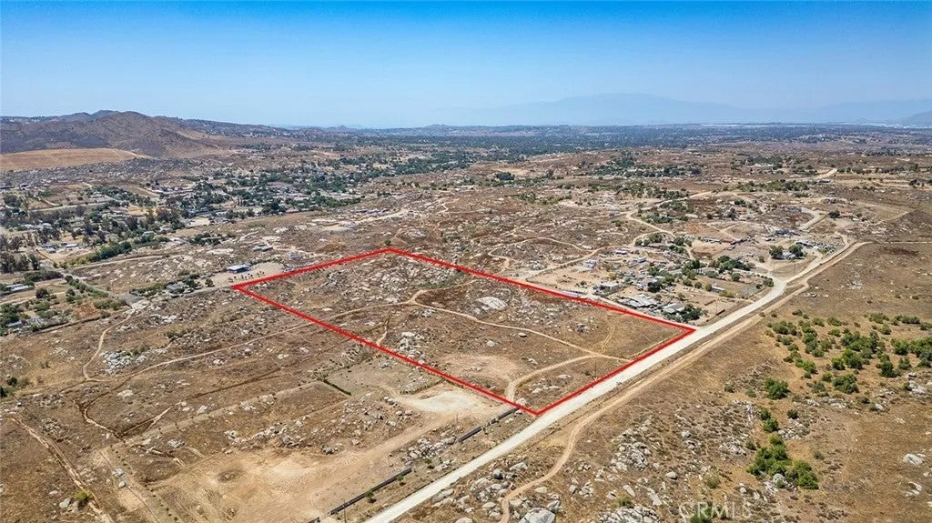 Photo of 19 Lukens, Perris, CA 92570 (MLS # TR26126022)