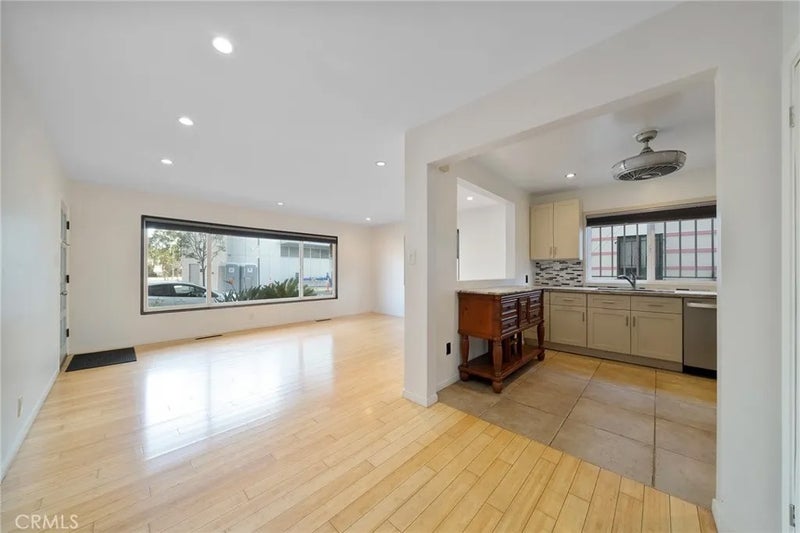 21 Alamitos Avenue 1