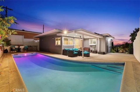Photo of 6951 Bellclaire ST, Tujunga, CA 91042 (MLS # GD26152285)