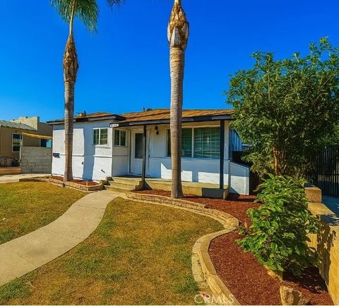 Photo of 5709 California Ave, Long Beach, CA 90805 (MLS # CV25238393)